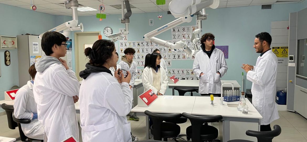 MEFIS İstanbul Grade 10 Chemistry Lab Study