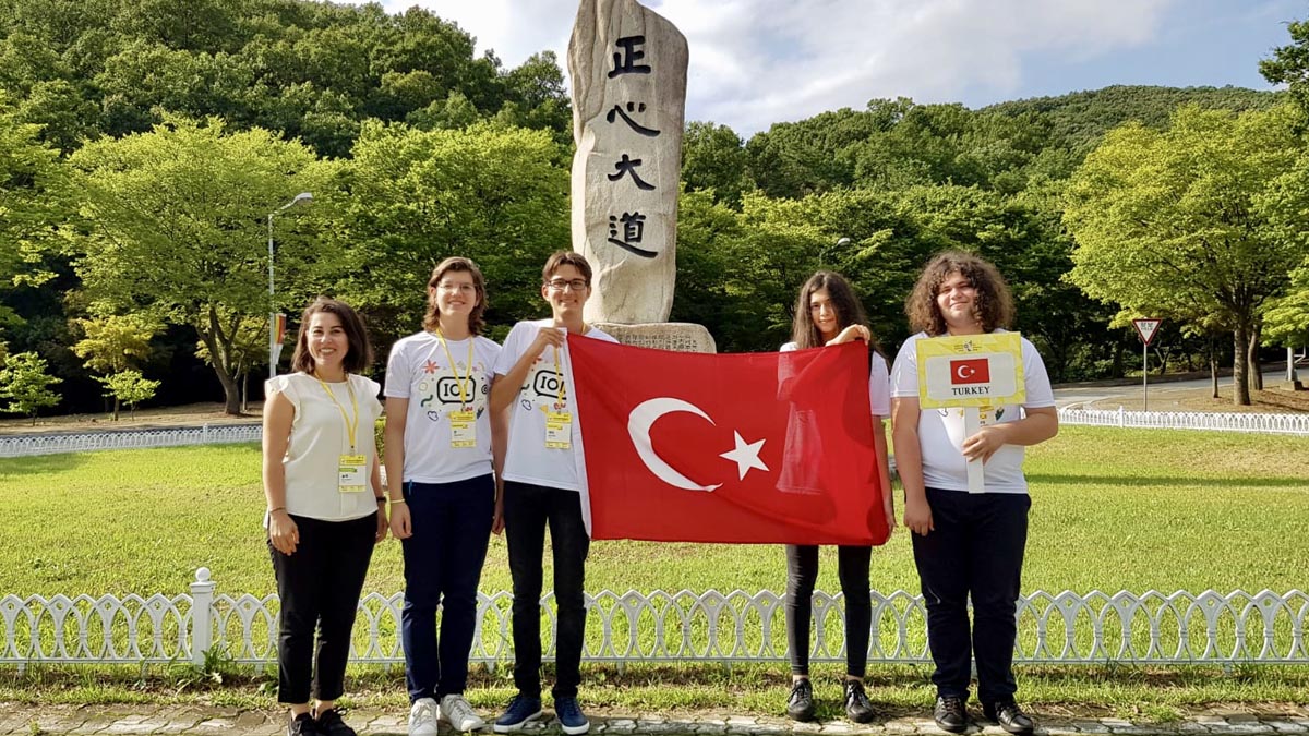 MEF Uluslararası Dilbilim Olimpiyatları Katılım Haberi